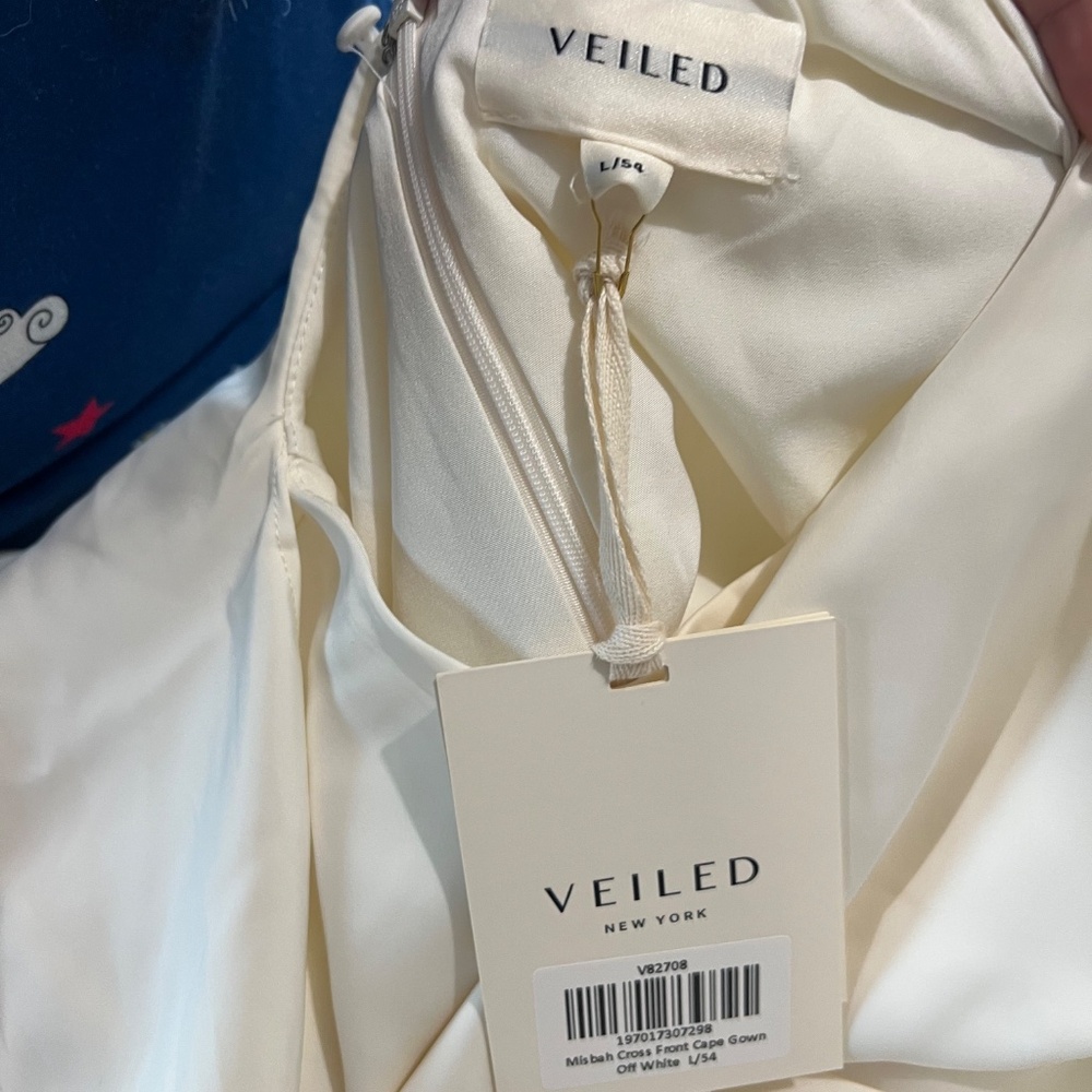 Off White Veiled New York gala dress - Picture 4 of 4